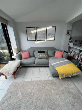 Gorgeous 1 Bedroom Apartment with Garden near Earlsfield